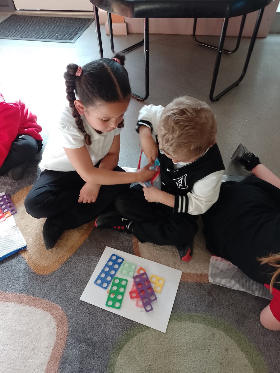 Maybury_F2's tweet photo. We have been learning about odd and even numbers in maths this week #masteringnumber @NCETM @HumberEdTrust @Maybury_School https://t.co/qWZJnw9wkg