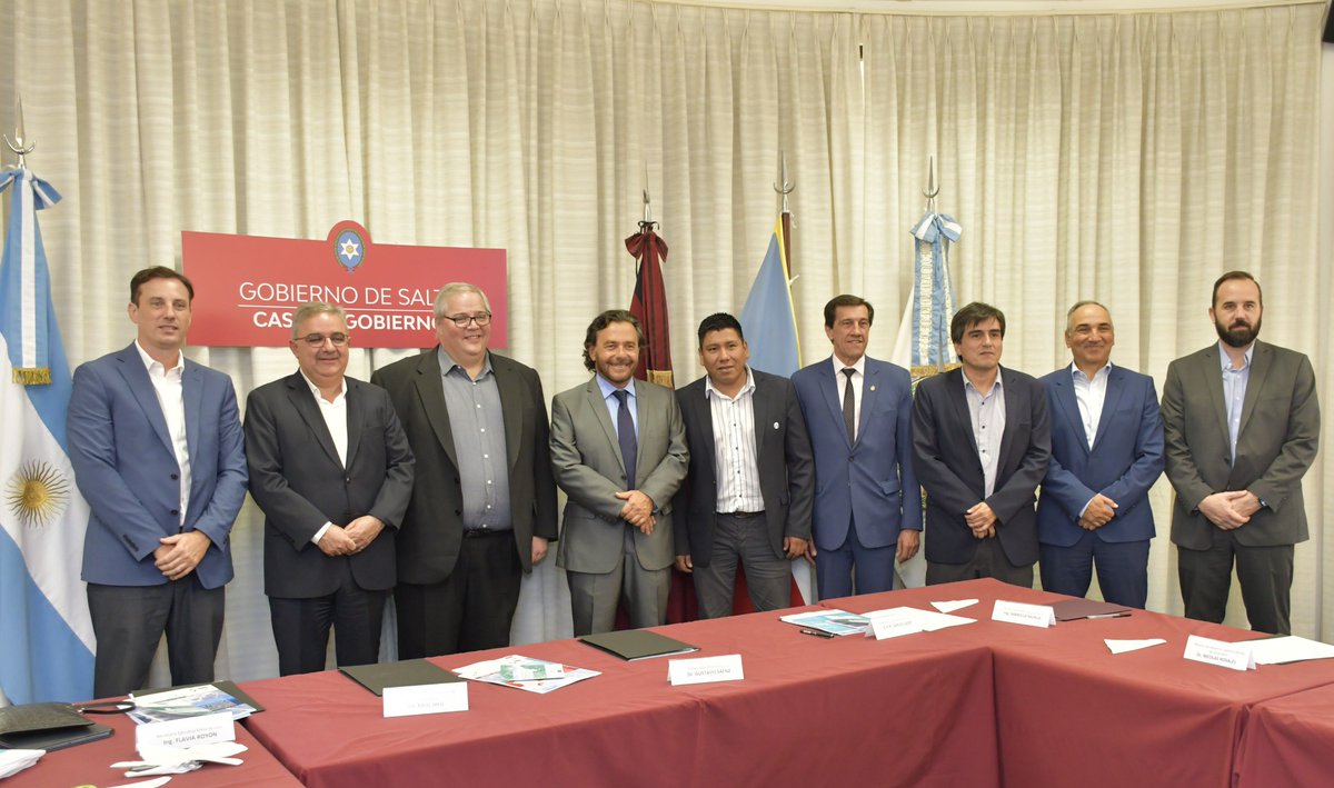 Trabajamos para que el litio sea sinónimo de desarrollo y oportunidades para el norte argentino 🇦🇷

Hoy nos reunimos en Salta con los gobernadores <a href="/RaulJalil_ok/">Raúl Jalil</a> (Catamarca) y <a href="/carlossadirjuy/">Carlos Sadir</a> (Jujuy), en el marco de una nueva reunión de la Mesa del Litio, junto al Comité Regional