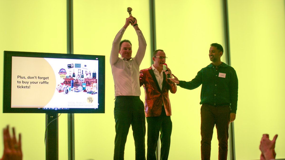 Social Mobility Business Partnership (@smbp_uk) on Twitter photo It's been one week since this year's SMBP Fundraiser, and we're pleased to announce that the grand total of funds raised... ยฃ36,550!
Thank you to all who attended, donated, and made the event possible, including Clifford Chance, <a href="/MartinSLewis/">Martin Lewis</a>, & the <a href="/MoneySavingExp/">MoneySavingExpert</a> team๐ It's been one week since this year's SMBP Fundraiser, and we're pleased to announce that the grand total of funds raised... ยฃ36,550!
Thank you to all who attended, donated, and made the event possible, including Clifford Chance, <a href="/MartinSLewis/">Martin Lewis</a>, & the <a href="/MoneySavingExp/">MoneySavingExpert</a> team๐
