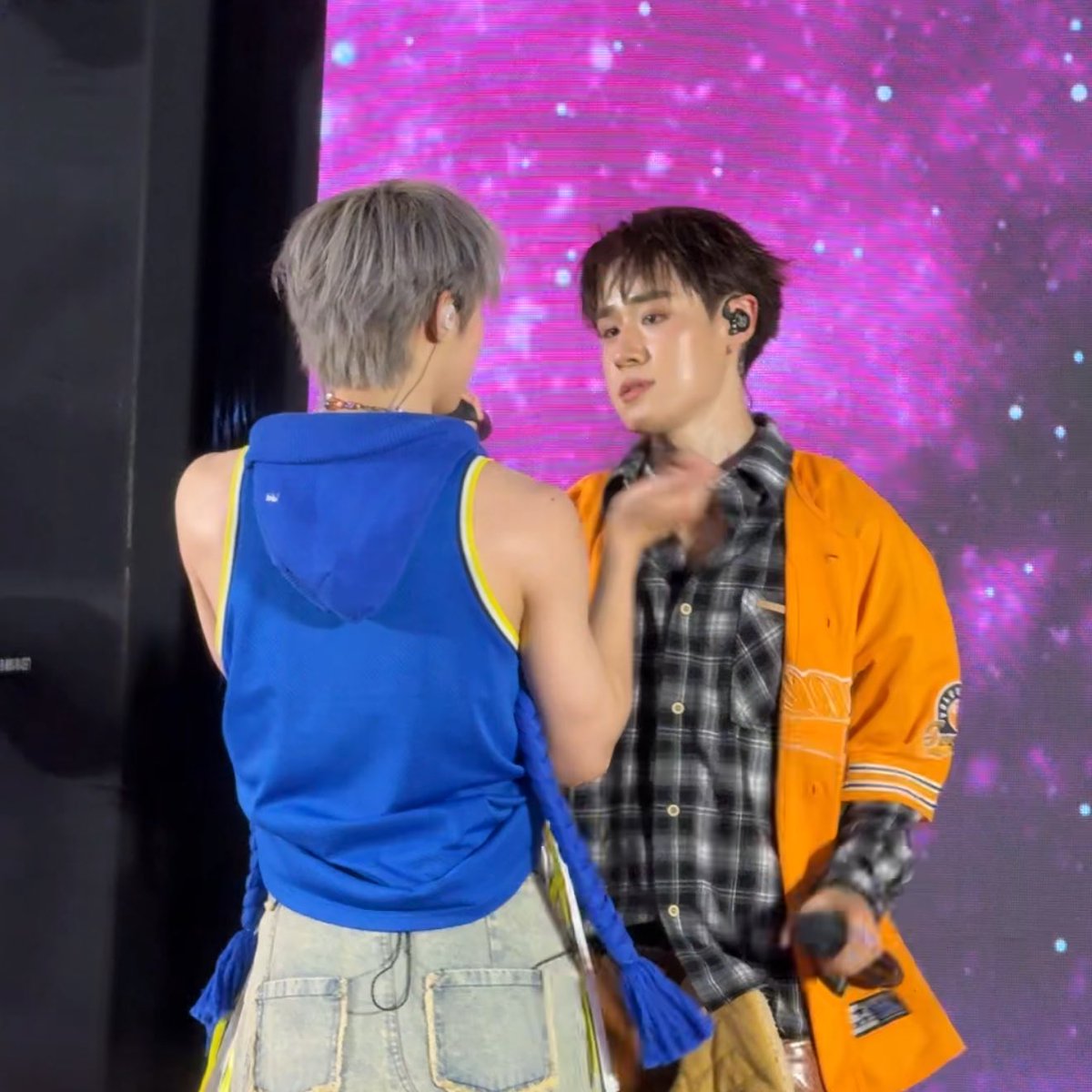 pxrsrm's tweet photo. สิ่งนี้ที่รอคอย

#nnutdan #hongshihoshi #SummerIdolFashionShowxLYKN https://t.co/f0RsUsLatI
