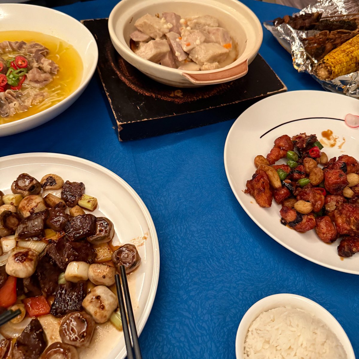 2025.03.27 [Zhou Shiyu] kdfj/Pocket48 update – MTL

The girls are having dinner now 🍽  Eat well babies~

🌧: Time to eat
🌧: Not enough space hhh
🌧: Put two dishes on one plate