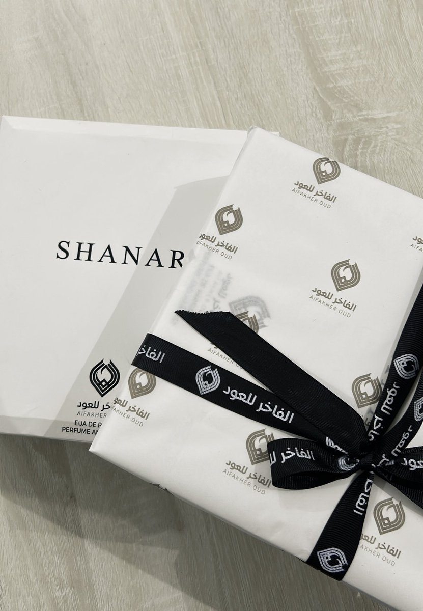 - ثاني مرا يجيني بكج شنار -
والمره هذي هديه والفاخر مبدعين بالتغليف والكارد والاسكرز💘
#عطر_شنار