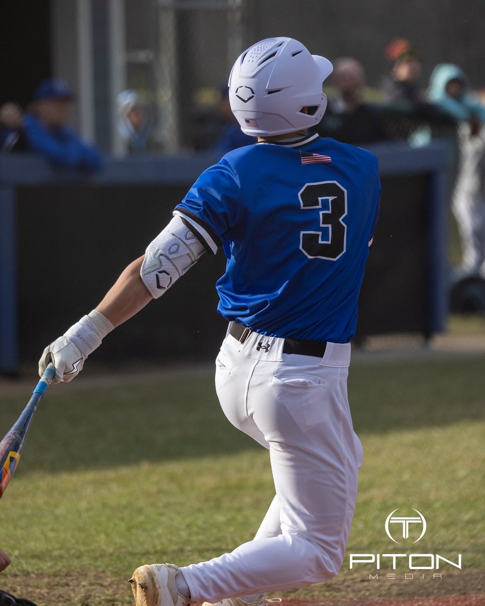 WALK-OFF WINNER!
Griffins take down Wilmington 2-1 in dramatic fashion!

Charlie Cosich comes up clutch with the walk-off single in the 7th to seal the deal. Cooper Johnson tied it up moments earlier with a shot to center.

Pitching was lights out — 14 Ks combined from Bauer and