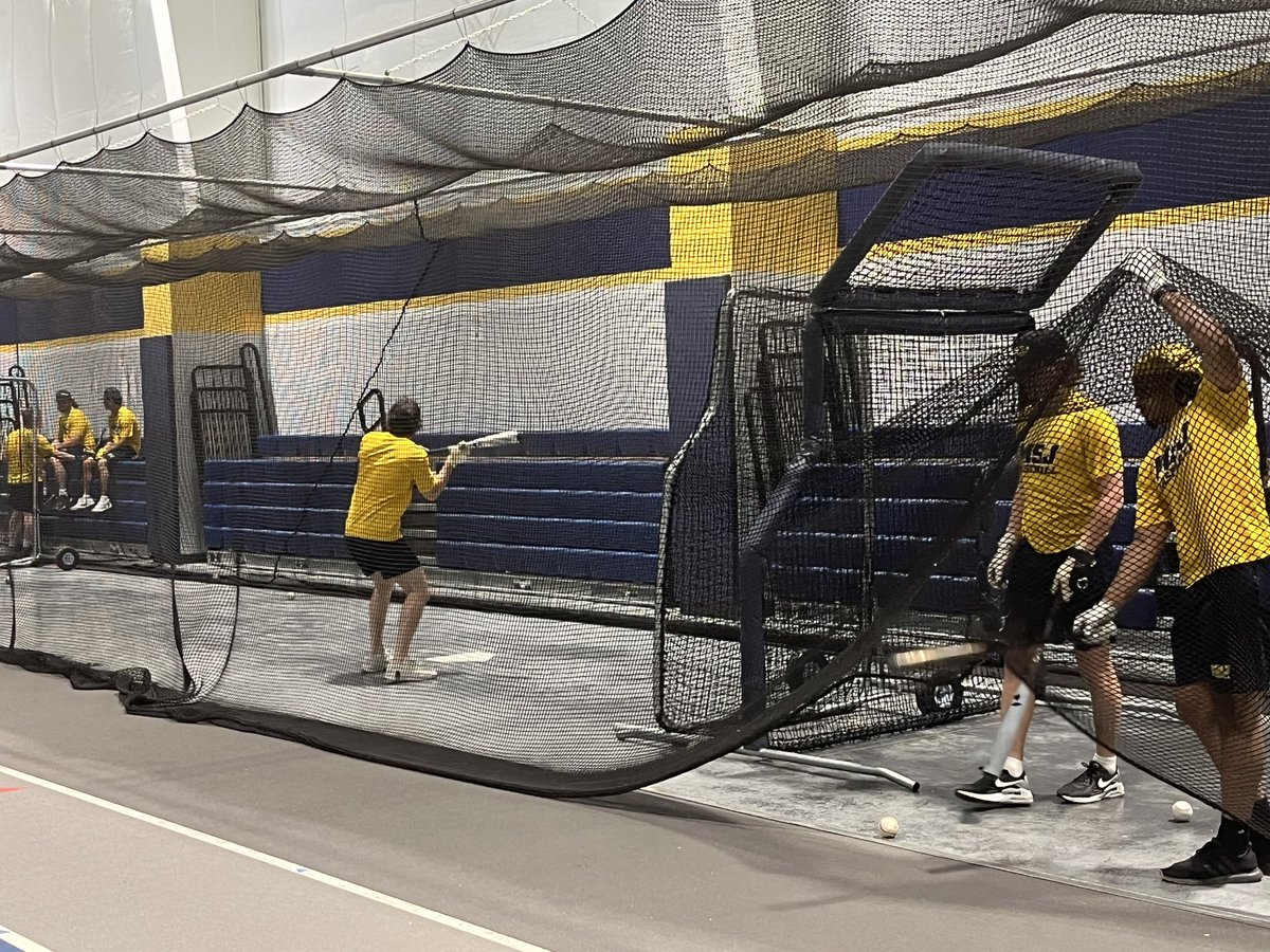 MSJ_Baseball's tweet image. Lions had an early morning so the guys could get to class and attend @Reds Opening Day.

One of the benefits of being so close to Downtown Cincinnati is the Redlegs right down the road!

#BaseballTown