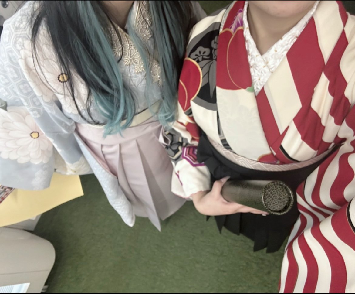 _ytpipi8l's tweet photo. 先日卒業式でした(TT)✨
大好きな裕翔の水色の袴に水色の髪の毛に水色のお花に...裕翔に染まって幸せ🥹🩵 https://t.co/KAa9IQwtmq