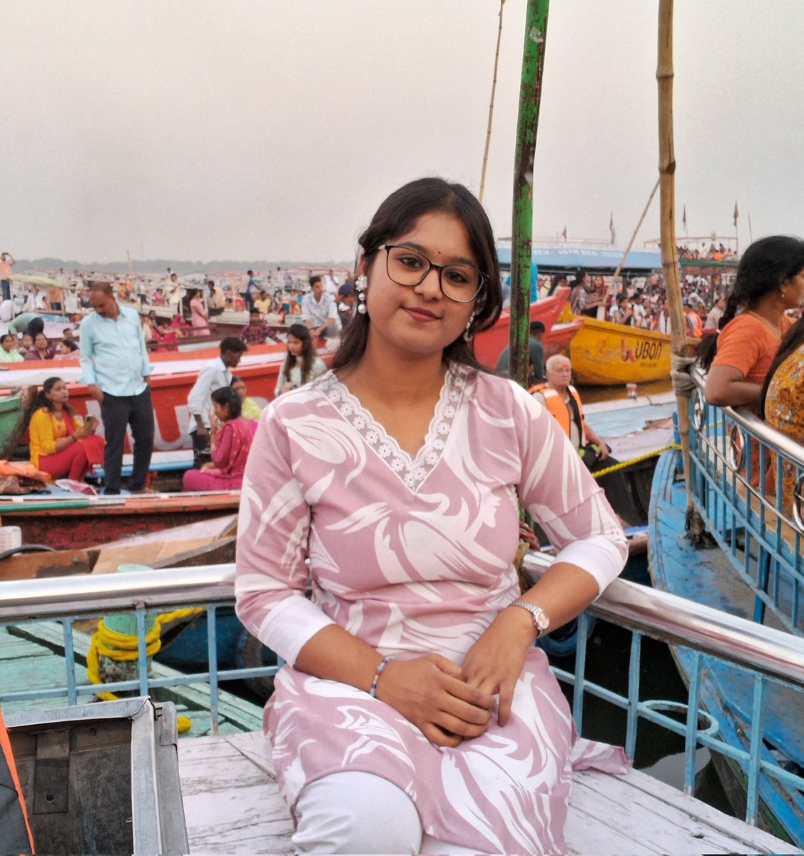 vu3oos's tweet photo. Varanasi’s soul flows with the Maa Ganga—its waves carry peace, prayers, and timeless grace. 

#IncredibleIndia #traveling #exploringindia #varanasi #namoghat #kashi https://t.co/2VYteX1lN3