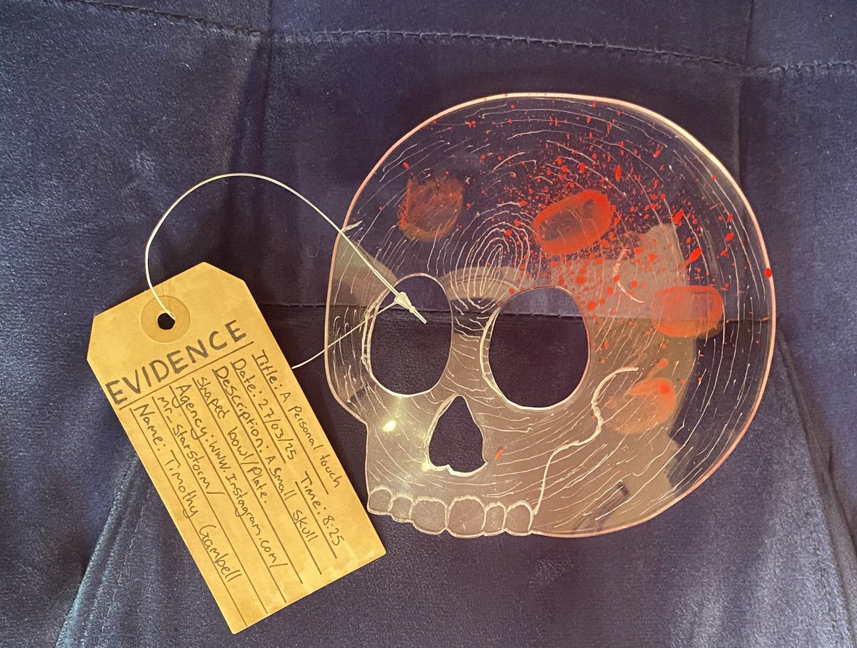 Mr_StarStorm's tweet photo. Finally the time has come to show off what I’ve made for small object making. I present : a personal touch #artmoots #crime #smallobject https://t.co/6R0iIyt9hx