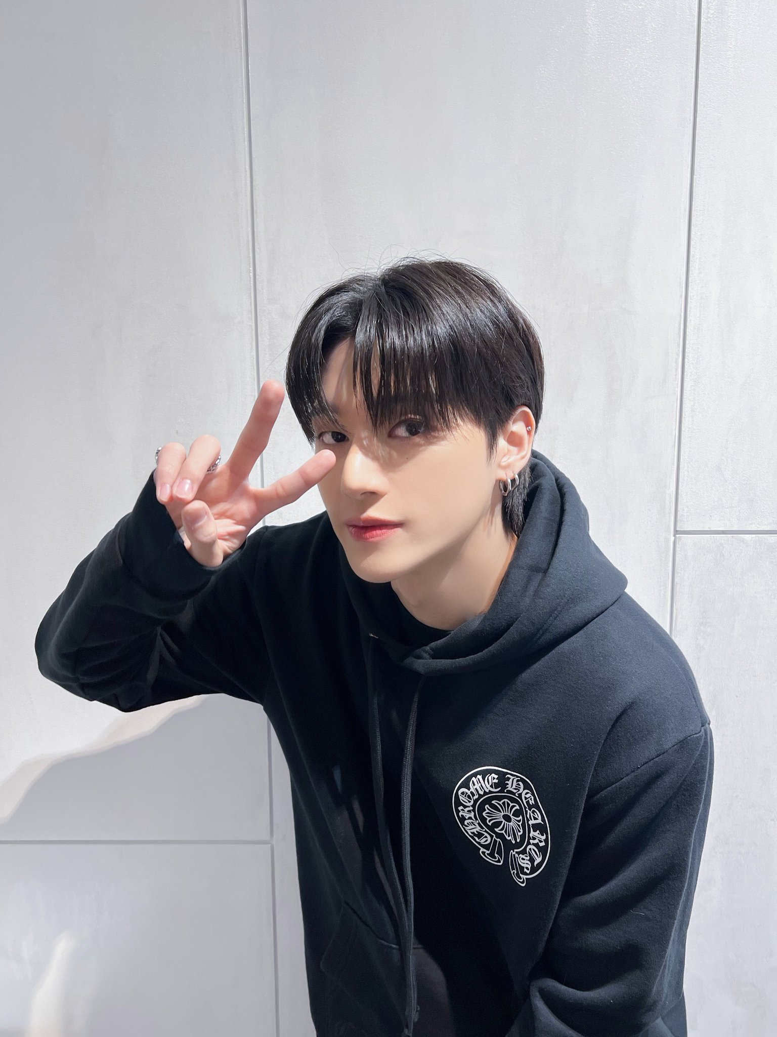 ATEEZ Birthday撮り下ろし直筆サイン入りソロカットチェキ ユノ ATEEZ ユノ 直筆サイン入り トレカ send off センドオフ - メルカリ