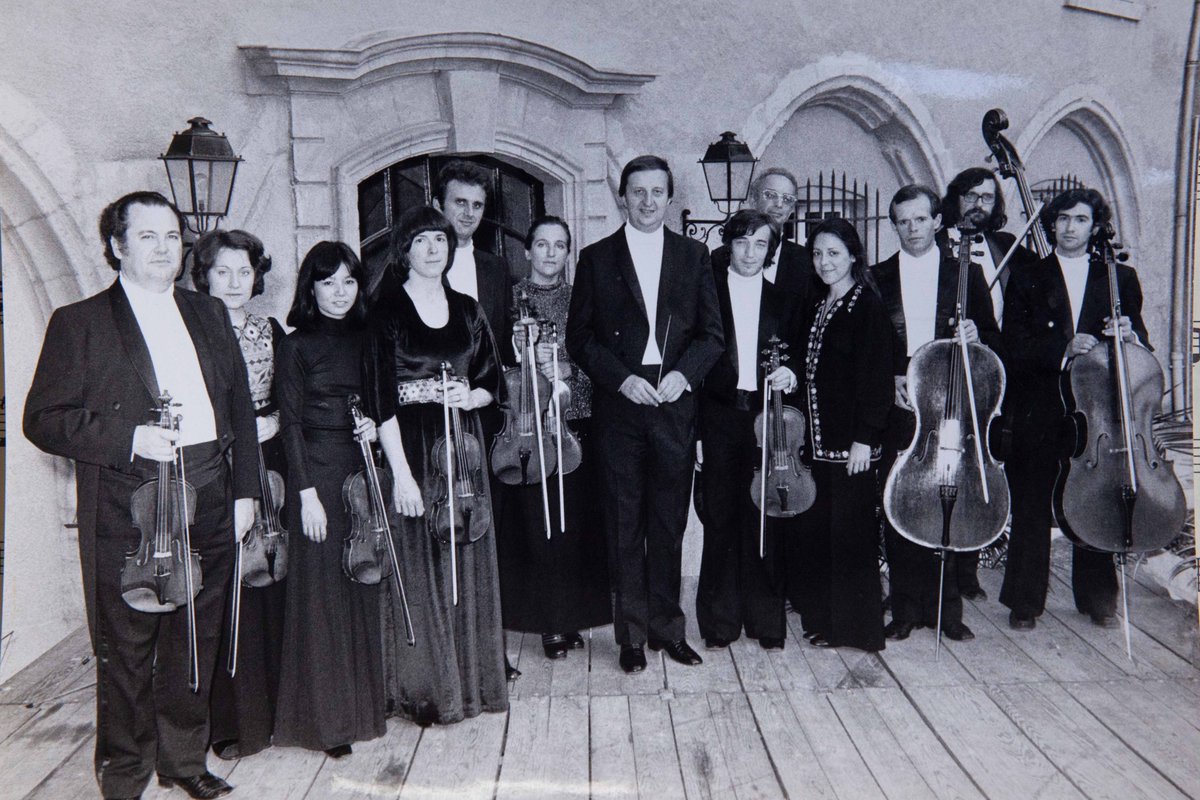 森悠子先生、ありがとうございました。先生がつくってくださった出会いの場と音楽は最高で唯一無二でした！
hinagata-mag.com/column/12051