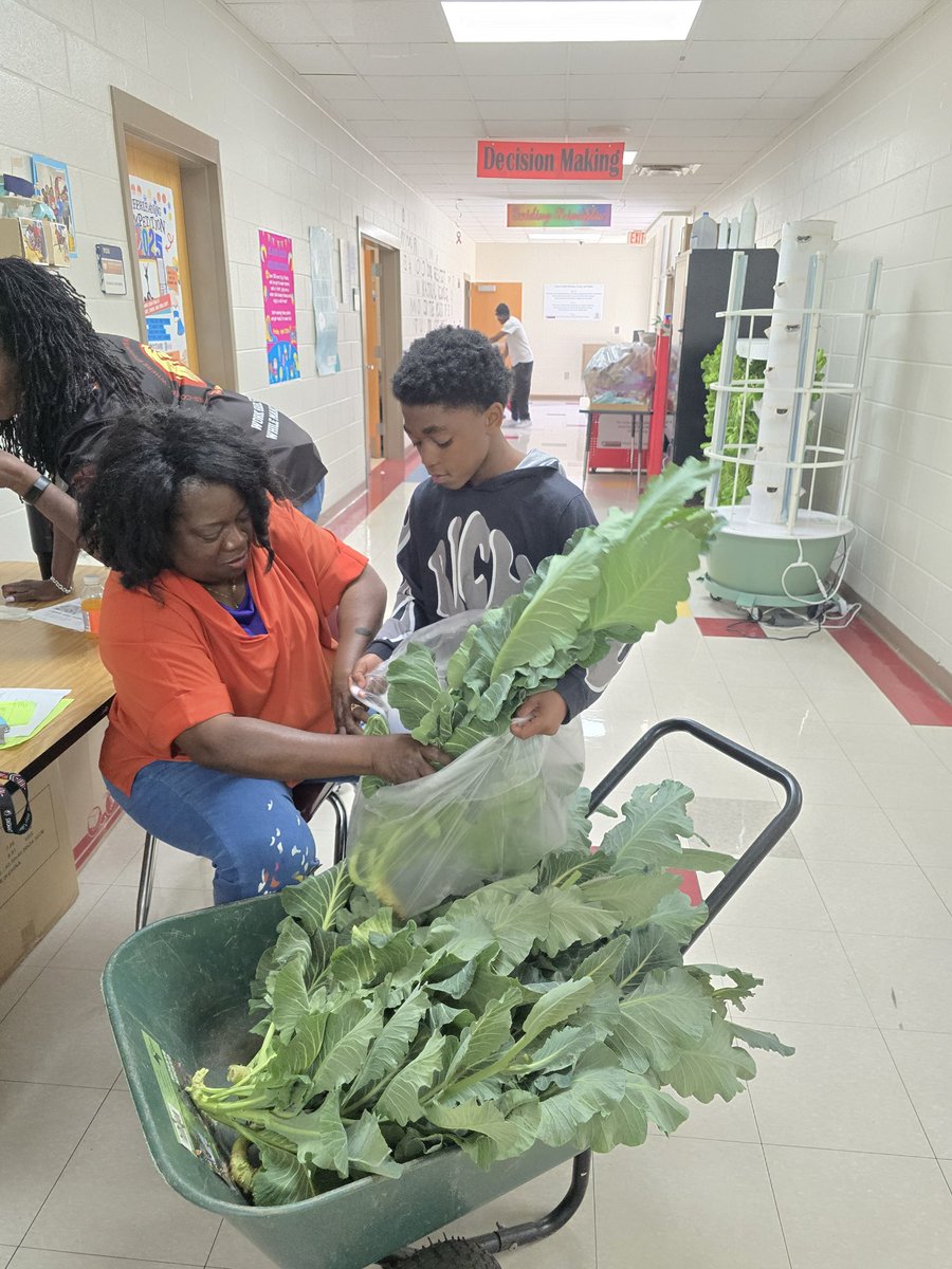 Usher-Collier ROAR tweet media