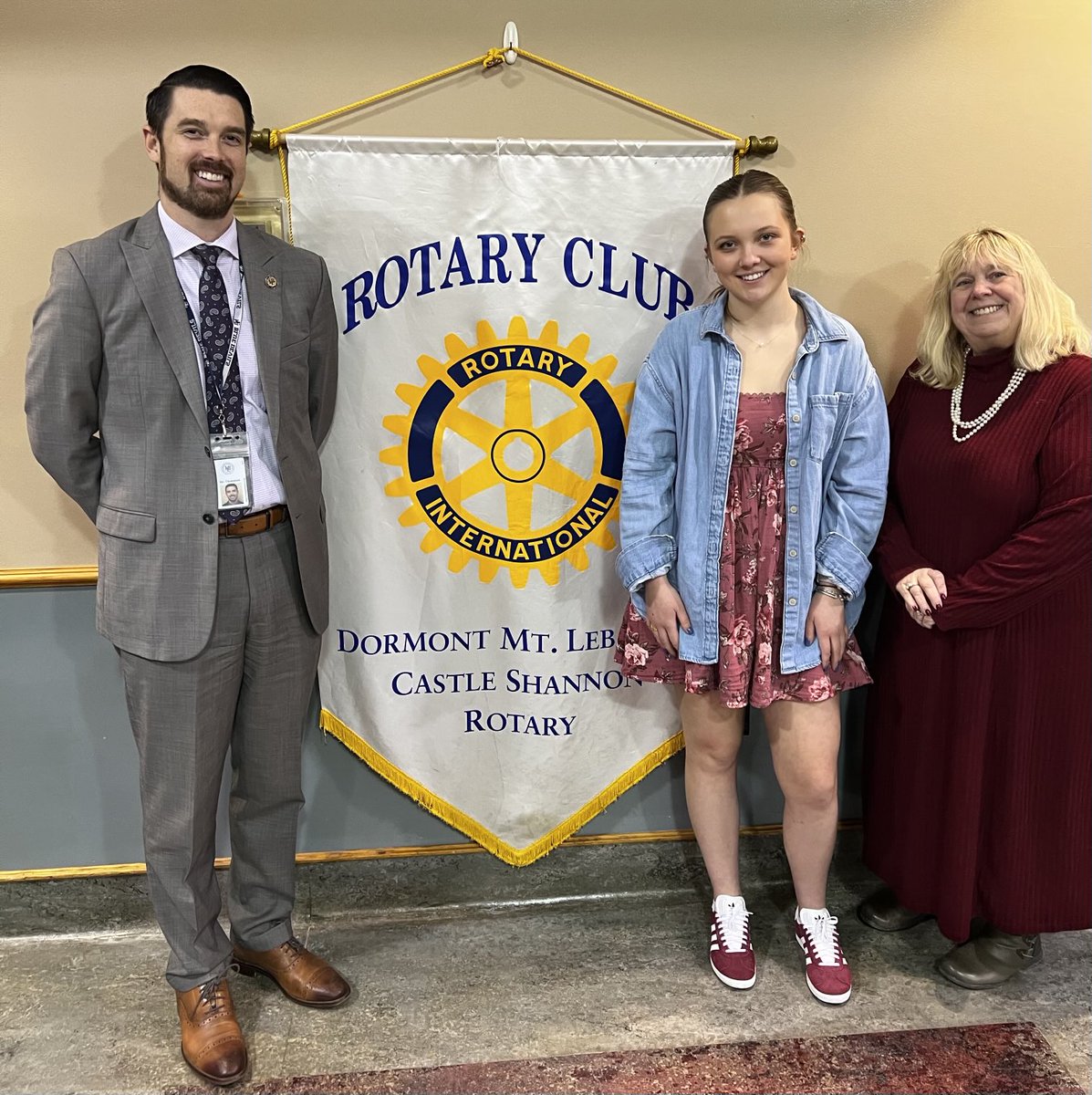 Congratulations to Dorothy Pieklik, MTLHS’ ⁦<a href="/dmtlcsrotary/">D-MtL-CS Rotary</a>⁩ Student of the Month (March 2025)…a brilliant, caring, &amp; impactful student leader with a very bright future! ⁦<a href="/jthompsonmtlsd/">Joel Thompson</a>⁩