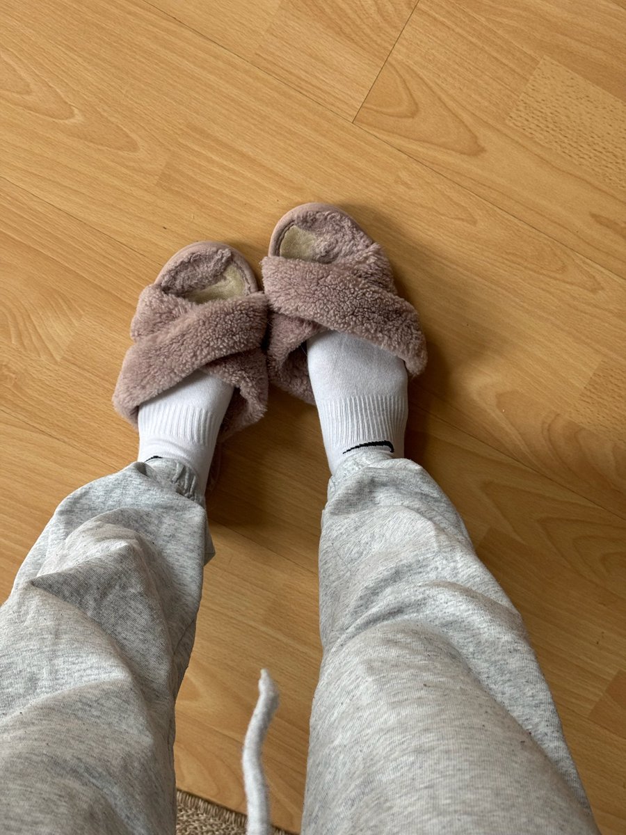 ᥇ꫀꪶꪶꪖ 🧸 tweet media