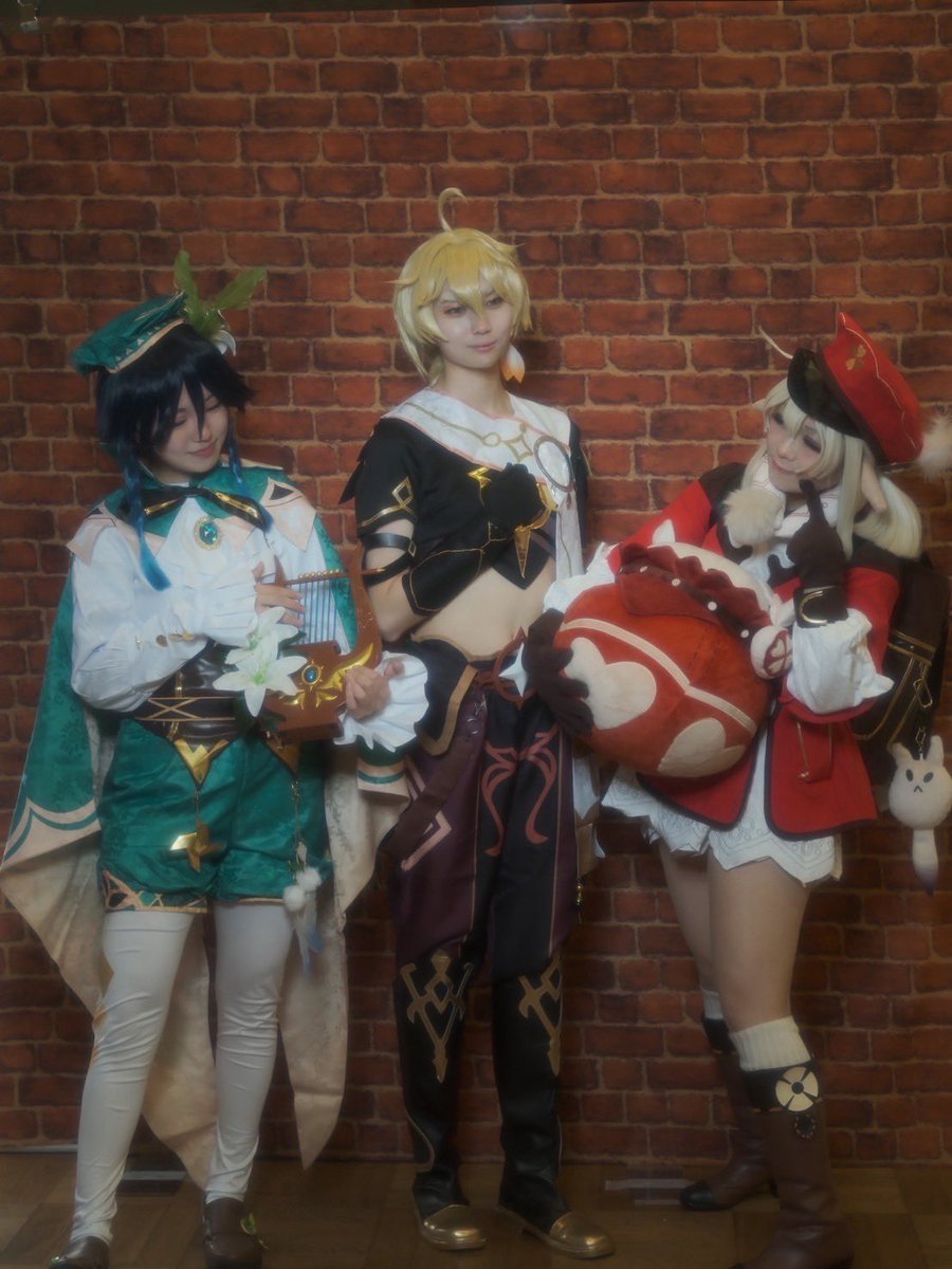【コスプレ／Cosplay】

⟡.· ⎯⎯⎯⎯ 原神／Genshin ⎯⎯⎯⎯ ⟡.·

   ウェンティ/Venti <a href="/Shi2uo2/">シズ</a> 
   空/Aether <a href="/106telu/">テル</a> 
   クレー/Klee <a href="/Viola_cos38/">ビオラ</a> 
                                              in Mondstadt...
   📸→リプ欄

 #コスプレ  #Cosplay  #COSJOY 
 #Venti  #Aether  #Klee