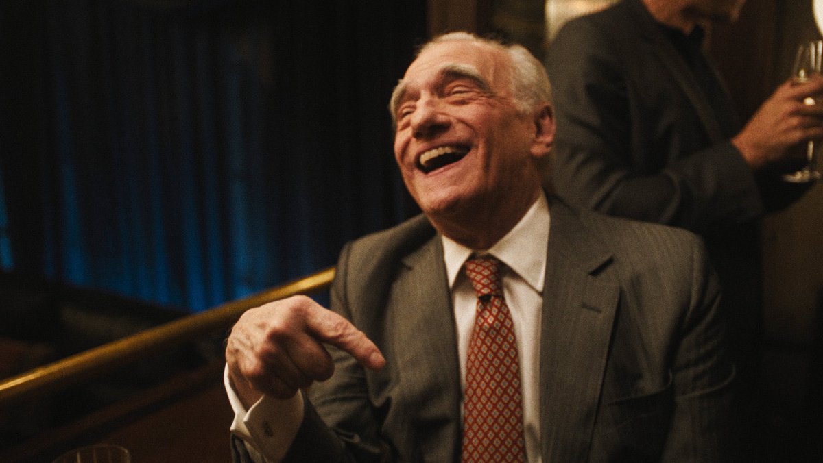 Lbaini's tweet image. No exagero ni miento cuando digo que #TheStudio se mete en el grupo de series con un primer capítulo PERFECTO

Te invita a verle el esqueleto al Hollywood actual, con cameos increíbles, una postura súper interedante y una estética preciosa.

Es de Apple. Pero vean YA donde puedan