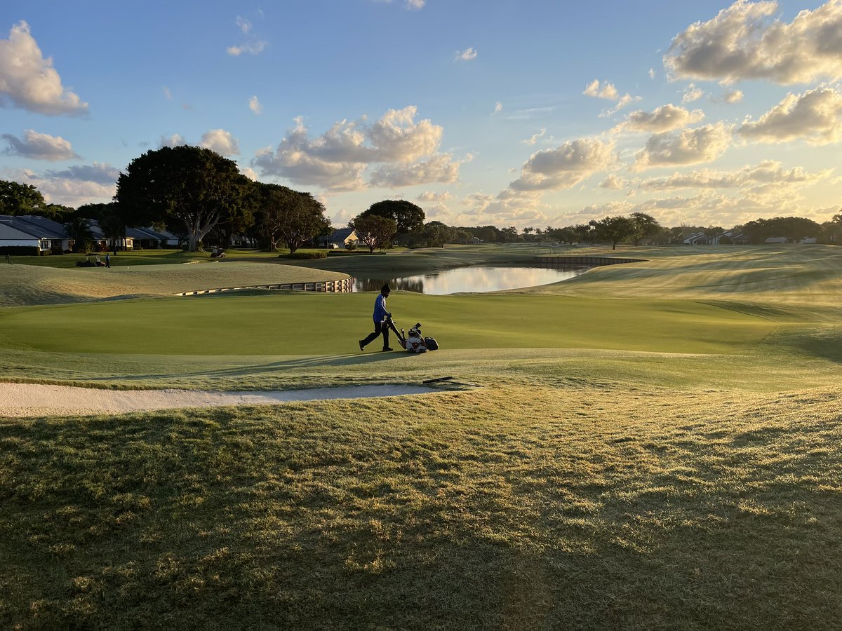 PatJonesTweets's tweet photo. Good morning from Hunter’s Run in Boynton Beach, FL, where @CourseCares and I are “working” today. Interview coming soon with Amy Volk, the 54-hole club’s longtime agronomy chief, about her renovations and how @BunkerSolution is a good fit for her membership. https://t.co/e7jY7ll1Tr