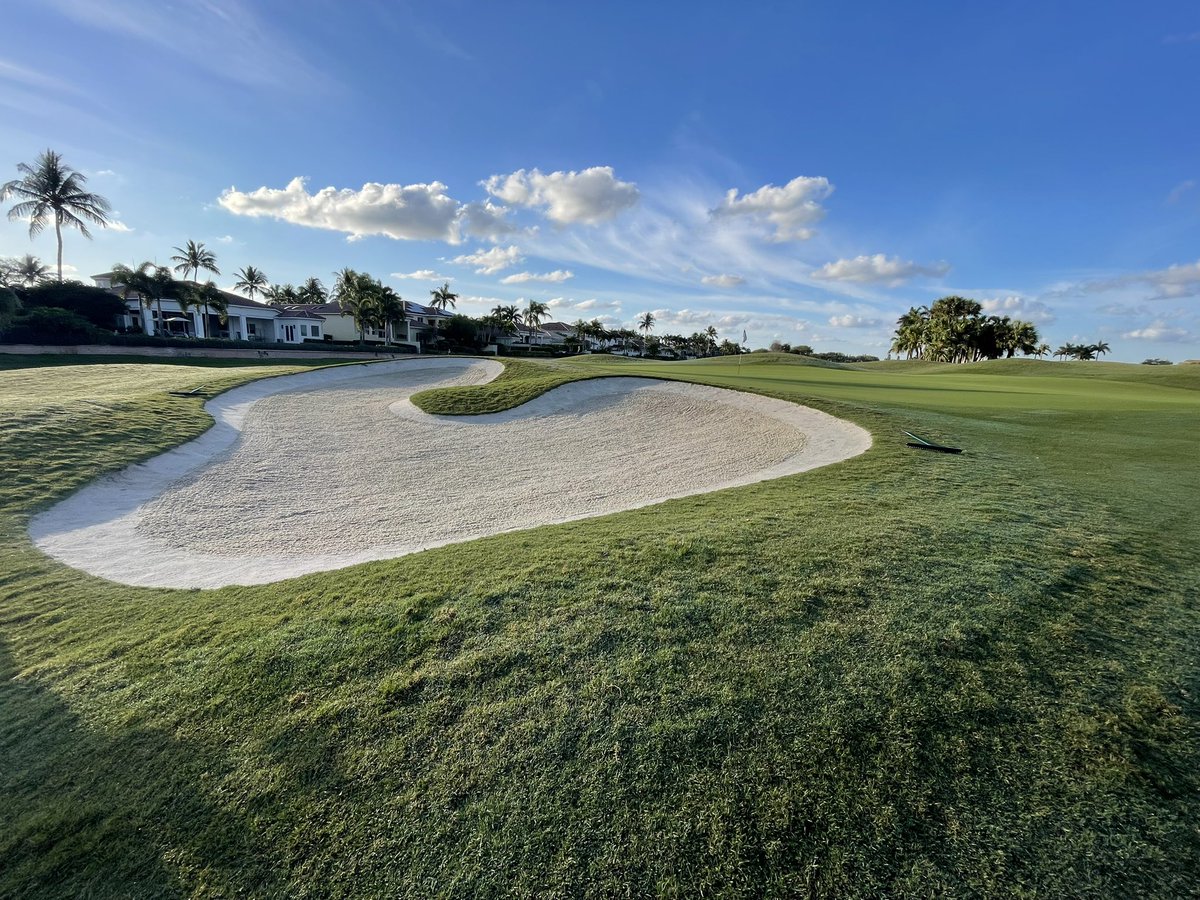 PatJonesTweets's tweet photo. Good morning from Hunter’s Run in Boynton Beach, FL, where @CourseCares and I are “working” today. Interview coming soon with Amy Volk, the 54-hole club’s longtime agronomy chief, about her renovations and how @BunkerSolution is a good fit for her membership. https://t.co/e7jY7ll1Tr