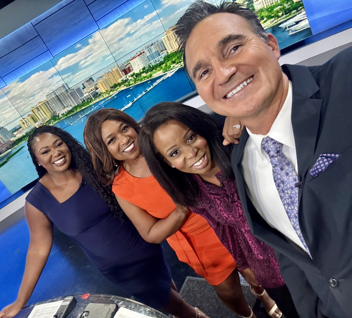Thursday morning #amcrew says hi 👋🏼 and thanks for watching <a href="/FOX29WFLX/">FOX29WFLX</a> and <a href="/WPTV/">WPTV</a> morning show! <a href="/TaniaRogerswptv/">Tania Rogers</a> <a href="/HDavisWPTV/">Hollani Davis</a> <a href="/Vanniajo/">Vannia J.</a>