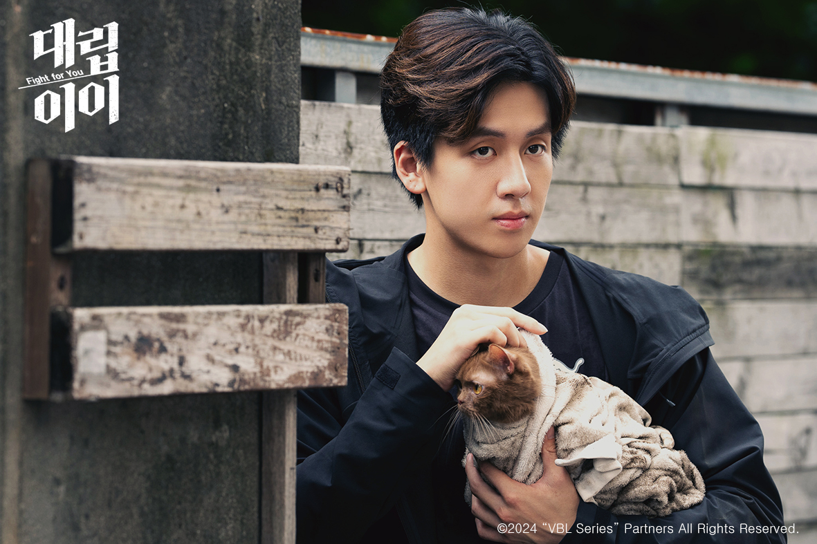 heavenly_pick's tweet image. 🚨헤븐리 신작 🚨
【대립이이】

평범한 일부터 불법 거래까지 처리하는 '뭐든지 해요' 심부름 센터.
그 실체를 캐내기 위해 정부 요원이 센터 직원에게 접근하는데…

&amp;lt;대립이이&amp;gt; 지금 1~2화 단독 공개! 
🔗 s.amond.cc/W2ATOG

#대립이이 #對立而已 #FightForYou #葛兆恩 #紀成澔 #夏和熙