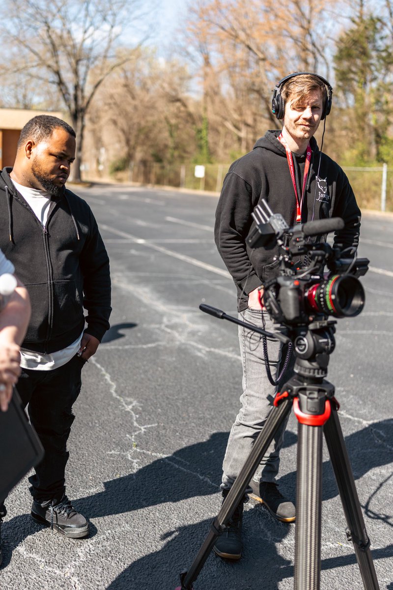 alex_jawfox's tweet image. Filming and directing a new project with the canon C400. Outdoor interviews are tough but can look really nice if you can control the light.