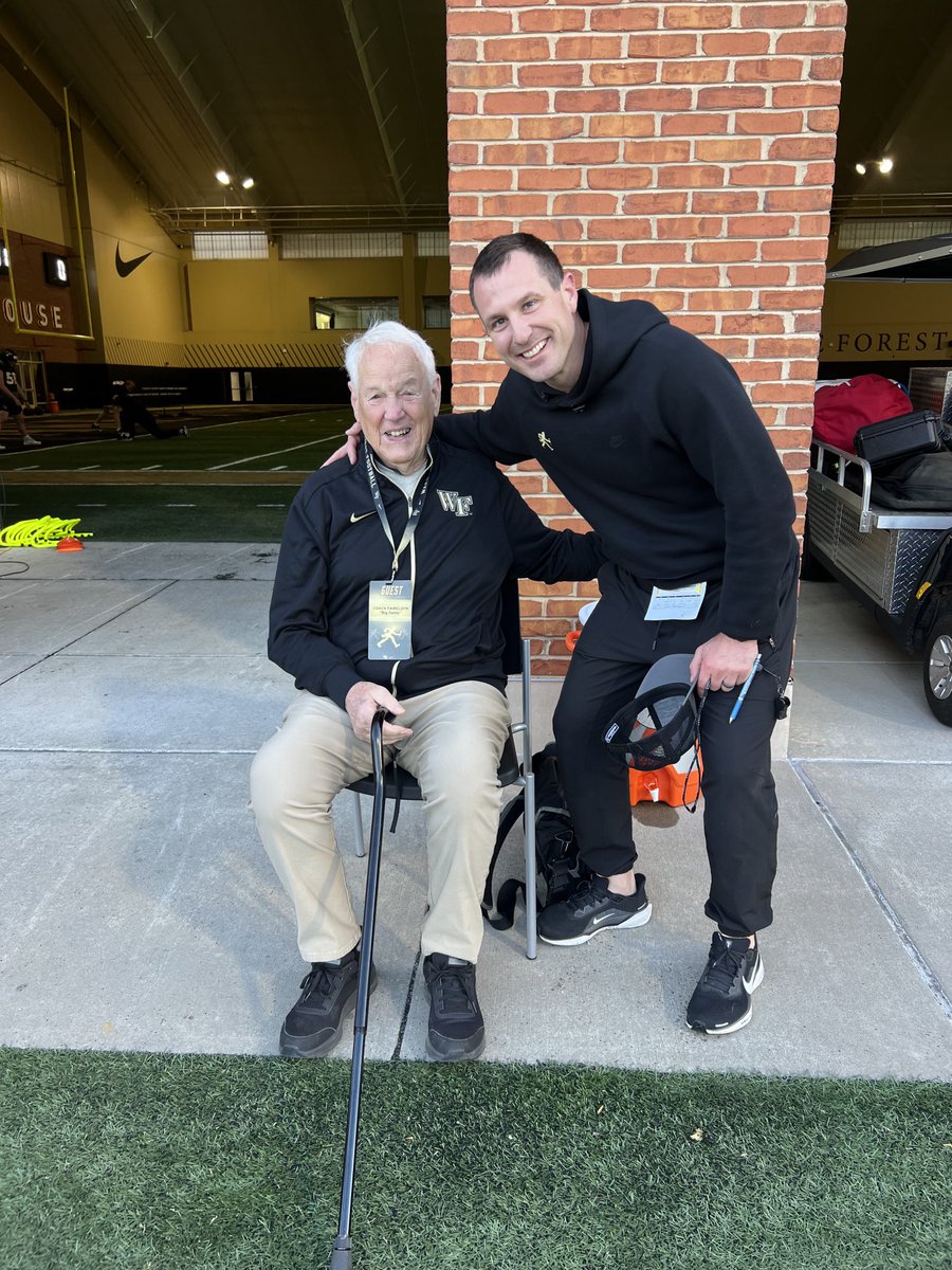 Look who made it to ⁦<a href="/WakeFB/">Wake Forest Football</a>⁩ spring practice. Big Daddy/Coach Fair gives his stamp of approval to ⁦<a href="/CoachDickert/">Jake Dickert</a>.  #GoDeacs