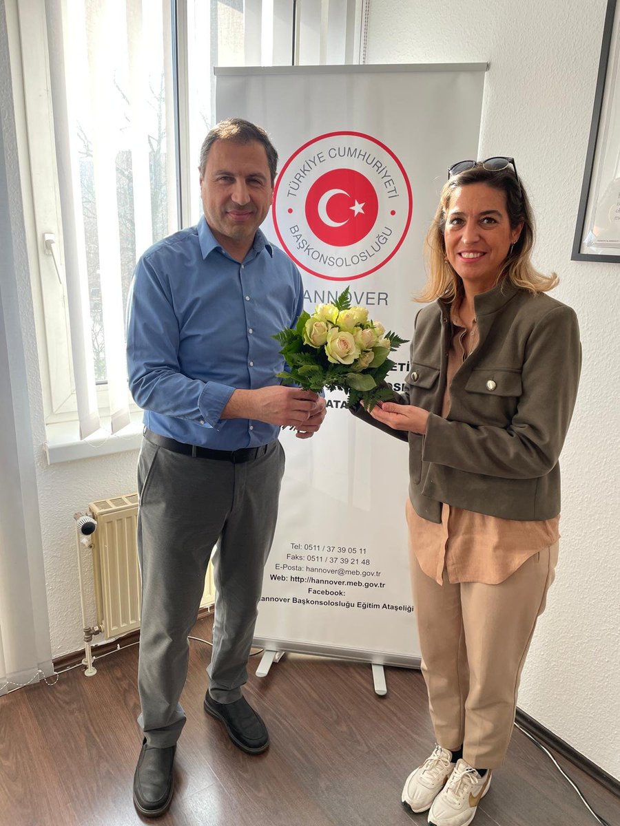 Katholische Hochschule für Sozialwesen öğretim üyesi Prof. Dr. Selin Arıkoğlu, Eğitim Ataşemiz Doç.  Dr. Hasan Kazım Kalkan'a veda ziyaretinde bulundu. Kendisine teşekkür ederiz.