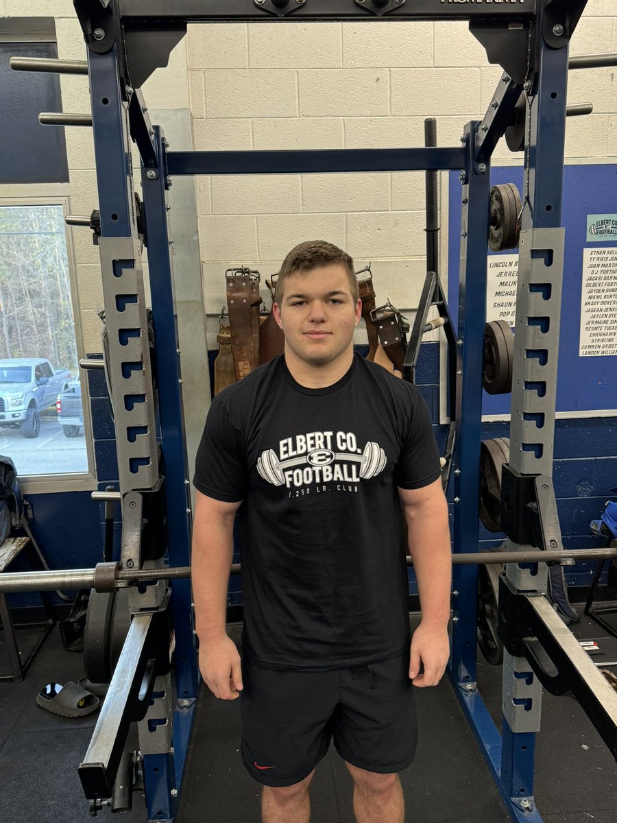 Our new School record holder- bench 425, power clean 350 <a href="/LincolnBlackmo7/">Lincoln Blackmon</a> !