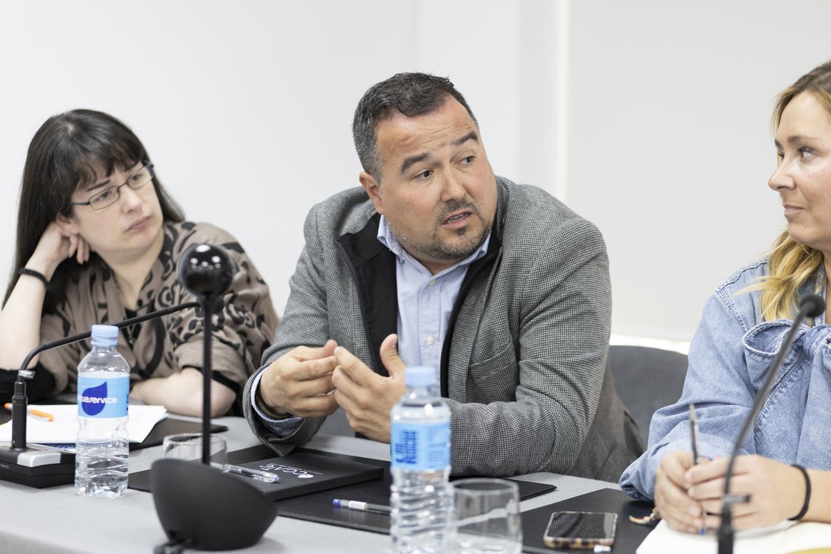 <a href="/salazar_octavio/">Octavio Salazar Benítez</a> <a href="/UProfesional/">Unión Profesional</a> <a href="/arqtecnicos/">ARQ Técnicos</a> <a href="/aparejadorescc/">AparejadoresCáceres</a> <a href="/cateb_barcelona/">Cateb</a> Por su parte, <a href="/masicilia/">Miguel Angel Sicilia</a>, presidente de @COAATMenorca ha expuesto su estrategia en los últimos años en torno a la presencia de la mujer en su propio Colegio.