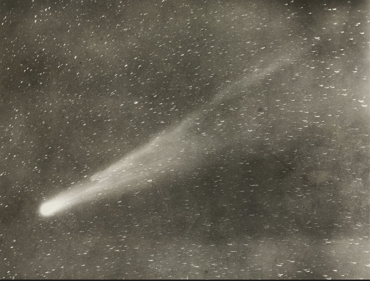 Sam Kean (@sam_kean) on Twitter photo The 1910 return of Halley’s comet was greeted with rapture—at least until some scientists started running their mouths off, and caused a deadly worldwide panic. ☄️The new season of Disappearing Spoon starts today!
podcasts.apple.com/us/podcast/the…
<a href="/scihistoryorg/">Science History Institute</a> sciencehistory.org/stories/disapp… The 1910 return of Halley’s comet was greeted with rapture—at least until some scientists started running their mouths off, and caused a deadly worldwide panic. ☄️The new season of Disappearing Spoon starts today!
podcasts.apple.com/us/podcast/the…
<a href="/scihistoryorg/">Science History Institute</a> sciencehistory.org/stories/disapp…