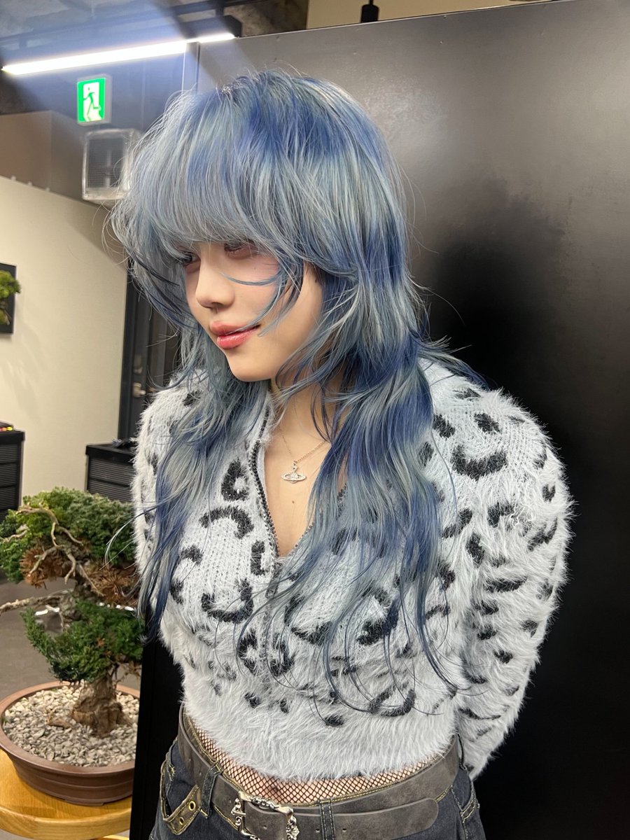 tat_0710's tweet photo. 全部同じお客様。ご来店の時系列順💫

綺麗に色落ちするようにカラーするから
ブリーチは根本だけで色んなデザインを楽しめます☺️ https://t.co/7XqJPN43Wb