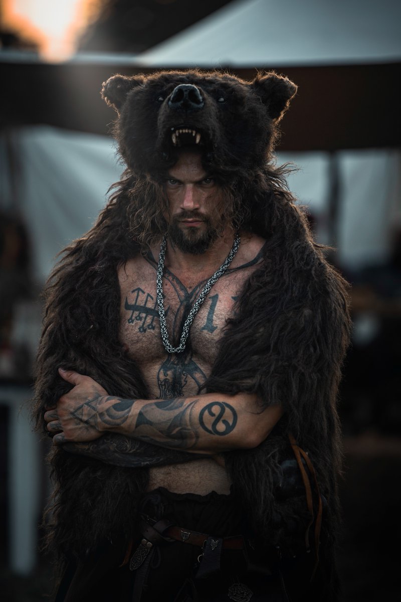 Noorse mythologie⚔️
In HX #14 duikt The Warrior King in mythische krijgers en natuurvolken en in HX #15 de kijkpunten en religie van Noormannen.
👉 Lees het blog op hx-magazine.nl/uitgelicht/roe…
📖 Of bestel editie 15 via hx-magazine.nl
#hxmagazine #mythologie #thewarriorking