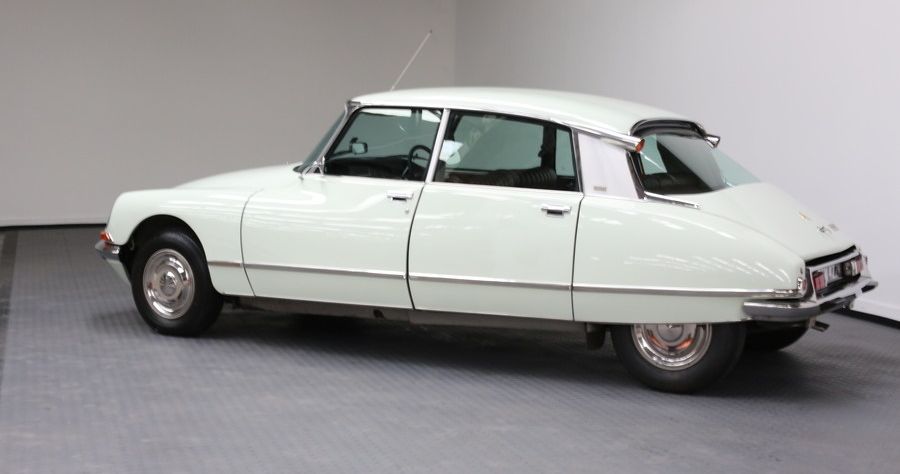 TheRanmoreGroup's tweet photo. One of the most innovative and visually striking cars in automotive history, the Citroën DS 23 Pallas stands as the pinnacle of Citroën’s blend of elegance, cutting-edge innovation, and engineering excellence.
£50'000
https://t.co/1Az9lYpXqe
#CitroenDS #Ranmoregroup https://t.co/YiOKdTei9m