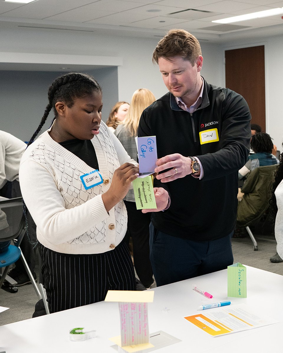 JacksonNational's tweet photo. We had an amazing time hosting 25 junior high students from Turner-Drew School with @CISofChicago! They toured our office and took part in a fun life-mapping activity and networking lunch.

Proud to support CIS in helping students succeed! #corporatephilanthropy #jacksoninaction https://t.co/zhJKWwxCSL