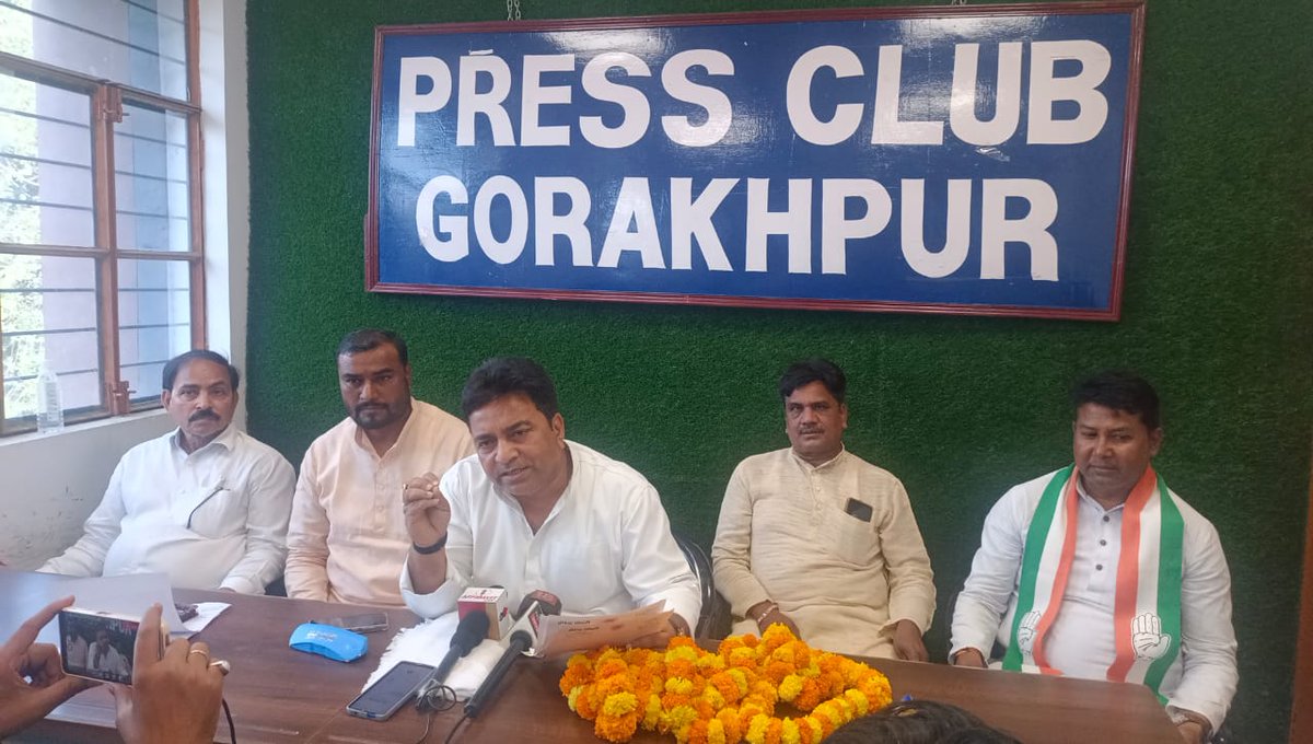 INCUttarPradesh's tweet photo. भाजपा सरकार के 8 साल पूरे होने पर 8 सवाल पूछने के लिए बरेली में @RaviVermaMP जी (पूर्व सांसद), चित्रकूट में @pradeepjain52 जी (पूर्व केंद्रीय मंत्री), गोरखपुर में @VirendraUPCC जी (विधायक) एवं आजमगढ़ में @ExMLA_Bhagwati जी (पूर्व विधायक) ने प्रेसवार्ता की।

भाजपा सरकार के किसी नुमाइंदे को इस सवाल पर जवाब तो देना ही चाहिए।
