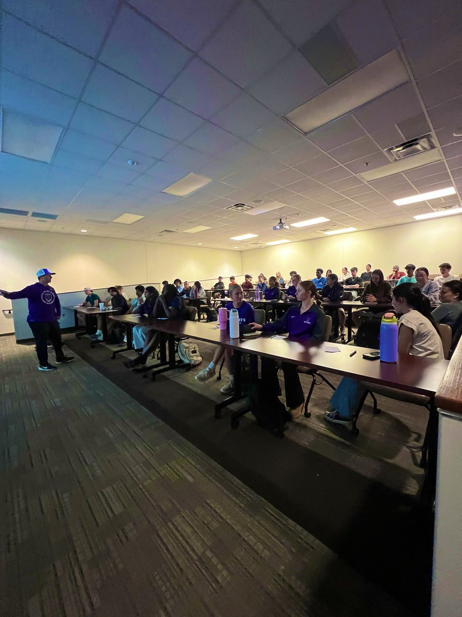 CoachMatlock44's tweet image. “ Great teams thrive on relationships not just talent”. We had a full house for our athletic leadership council meeting. Thanks @CoachNickStokes for serving our young people today.