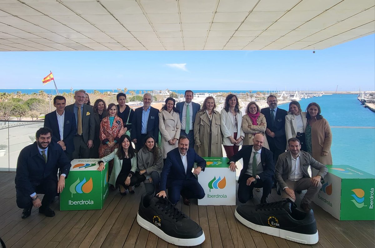 🔴 Live from Valencia, where #EnlitontheRoad &amp; @Iberdrola spotlight the innovations powering the energy transition in #Valencia and beyond. 📲 Want more from #EnlitOnTheRoad? enlit.world/enlit-on-the-r…