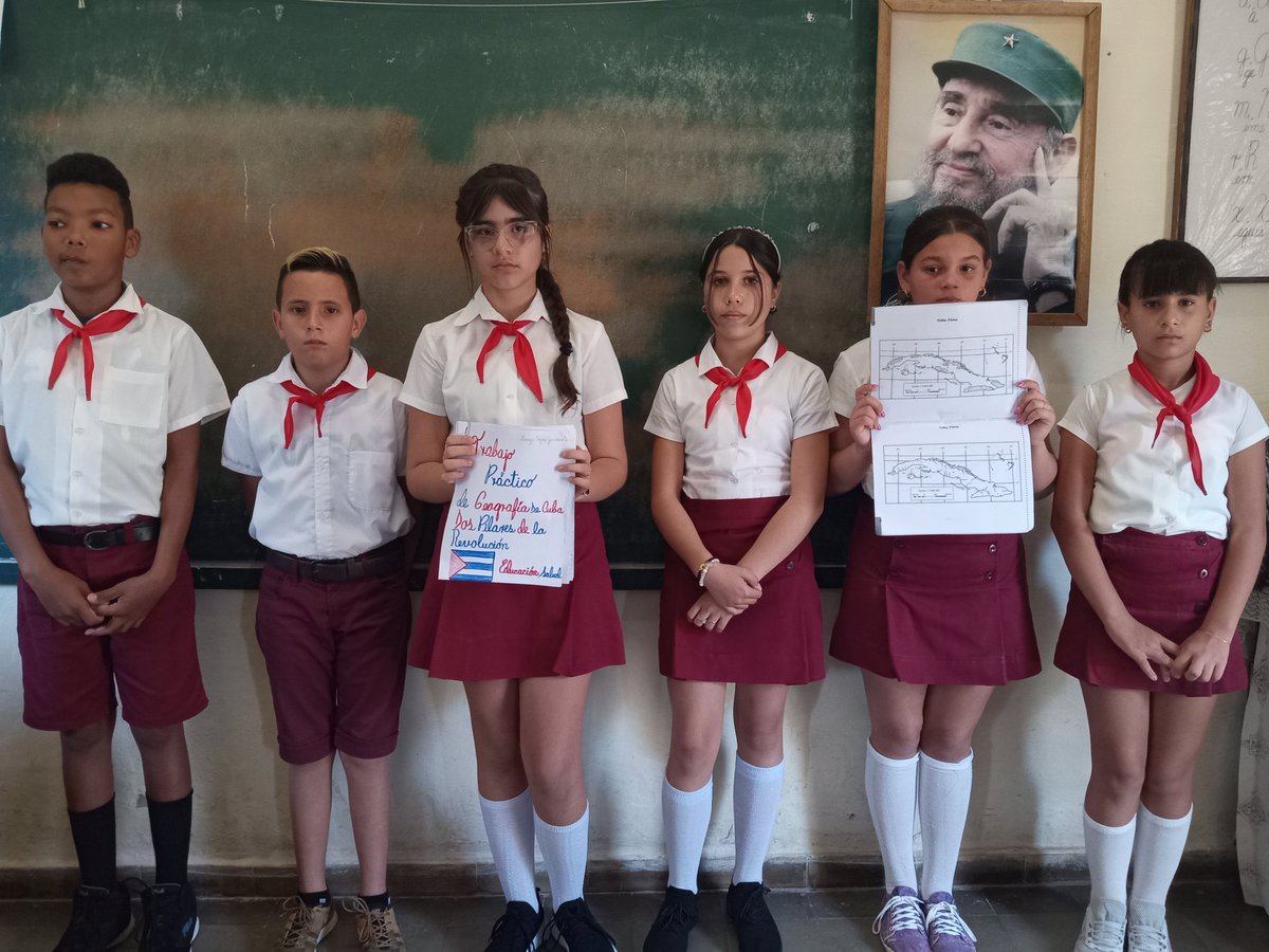 En el día de #Hoy  los educandos de sexto grado exponen su trabajo práctico integrador de Geografía de Cuba. #CubaMined