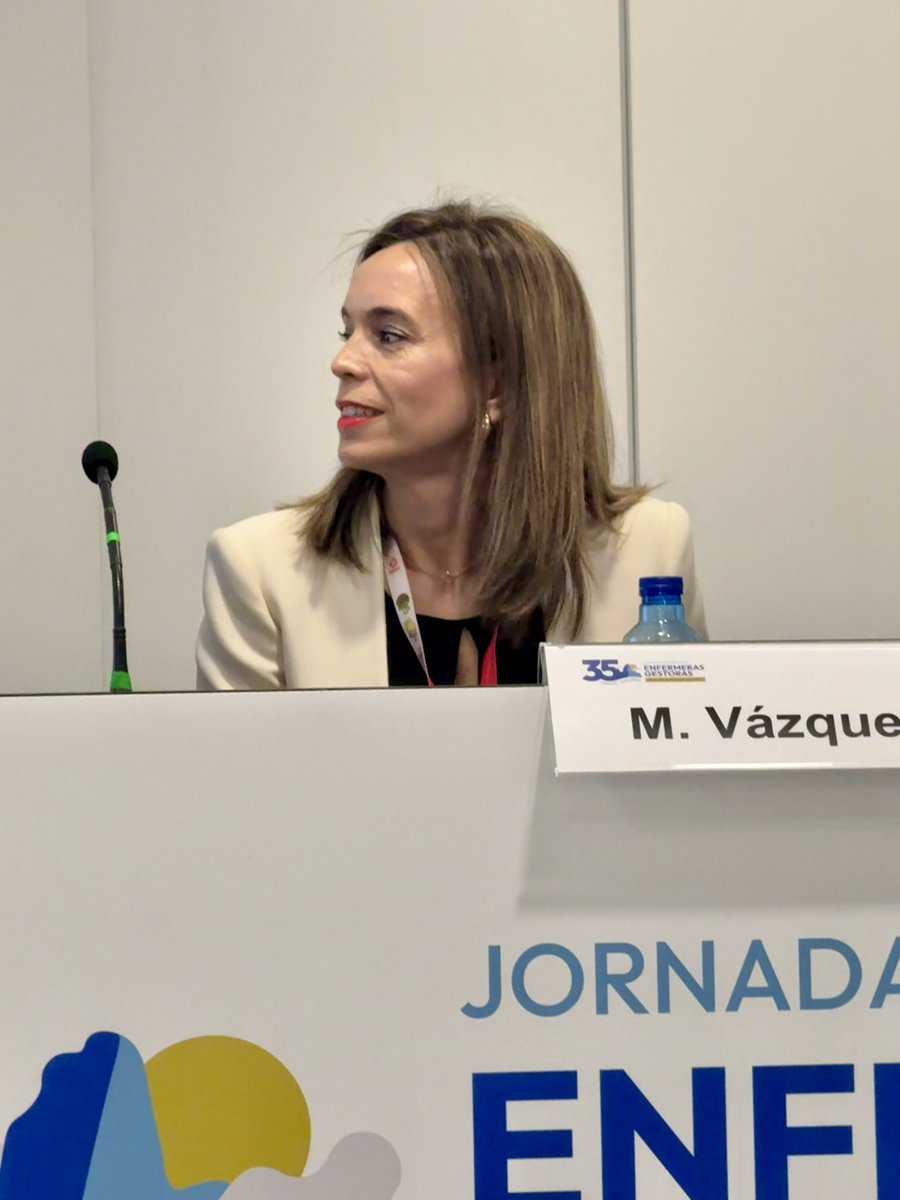 Beatriz Esquisábel Soteras (@besquisabels) on Twitter photo Orgullosa de <a href="/CalatayudMonica/">Mónica Vázquez Calatayud</a> en su inspirador simposio sobre la capacitación y fidelización del talento en enfermería, subrayando la necesidad de formar a líderes y gestores con programas de transición que impulsen su desarrollo competencial y estratégico #35Ande Orgullosa de <a href="/CalatayudMonica/">Mónica Vázquez Calatayud</a> en su inspirador simposio sobre la capacitación y fidelización del talento en enfermería, subrayando la necesidad de formar a líderes y gestores con programas de transición que impulsen su desarrollo competencial y estratégico #35Ande