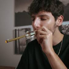 Struccsty tweet media