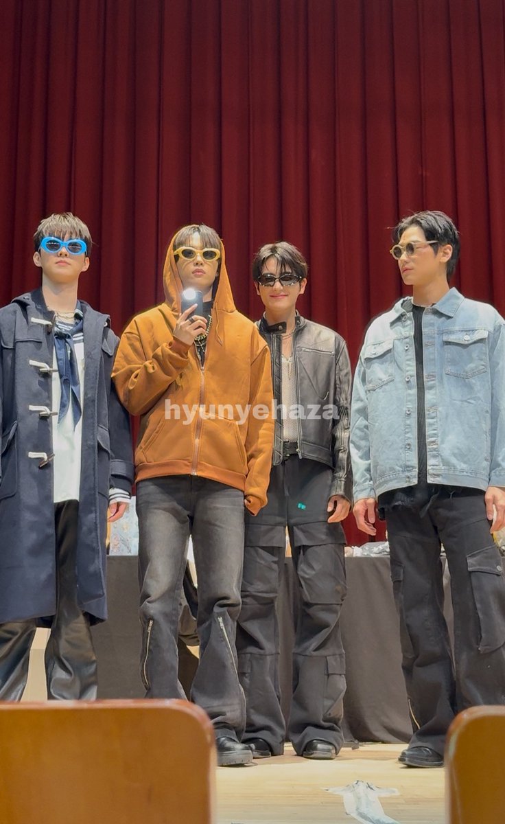 250327 에버라인 팬싸 #더보이즈

아웃겨… 얼딩 4인방