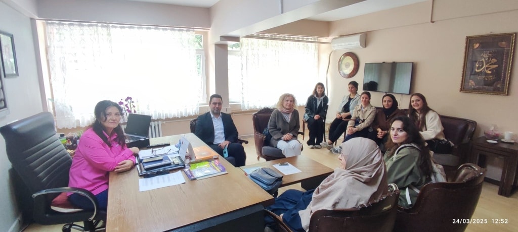 GungorenEgitim's tweet photo. Bahçelievler Huzur Evi Yaşlı Bakım Ve Rehabilitasyon Merkezi'ne Ziyaretimiz
@Yusuf__Tekin @tcmeb @MucahitYentur @istanbulilmem @_ferhat_ozturk @MemGungoren @agerdemm @istesob  https://t.co/EUv9gpClXH https://t.co/mp51dGp766
