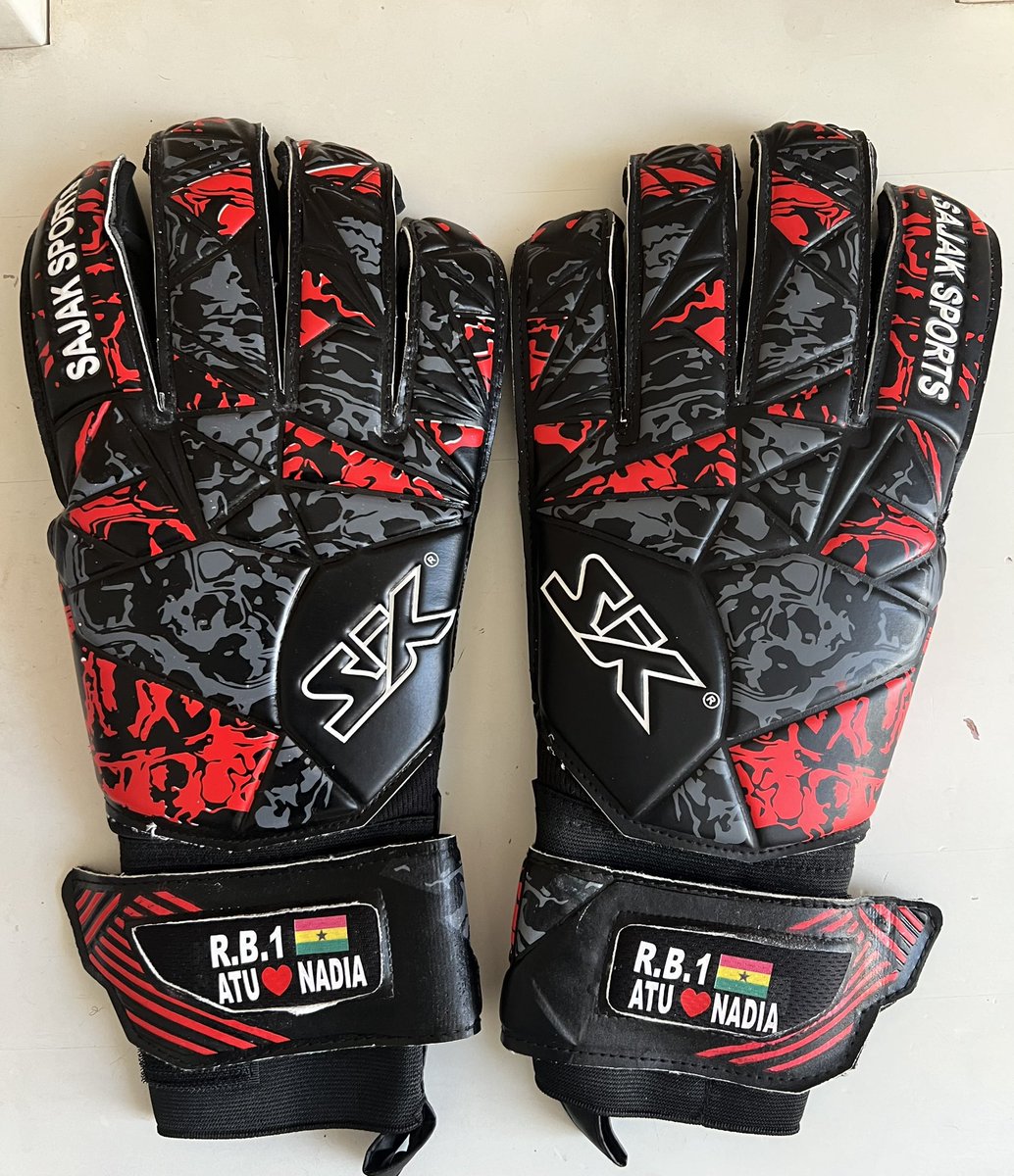 Ready to Rock,🙏🏾🧤🔥🔝🕷️

<a href="/SajakSports/">Sajak Sports</a> 
#Alhamdulillah #RB1️⃣ #bestgloves🧤