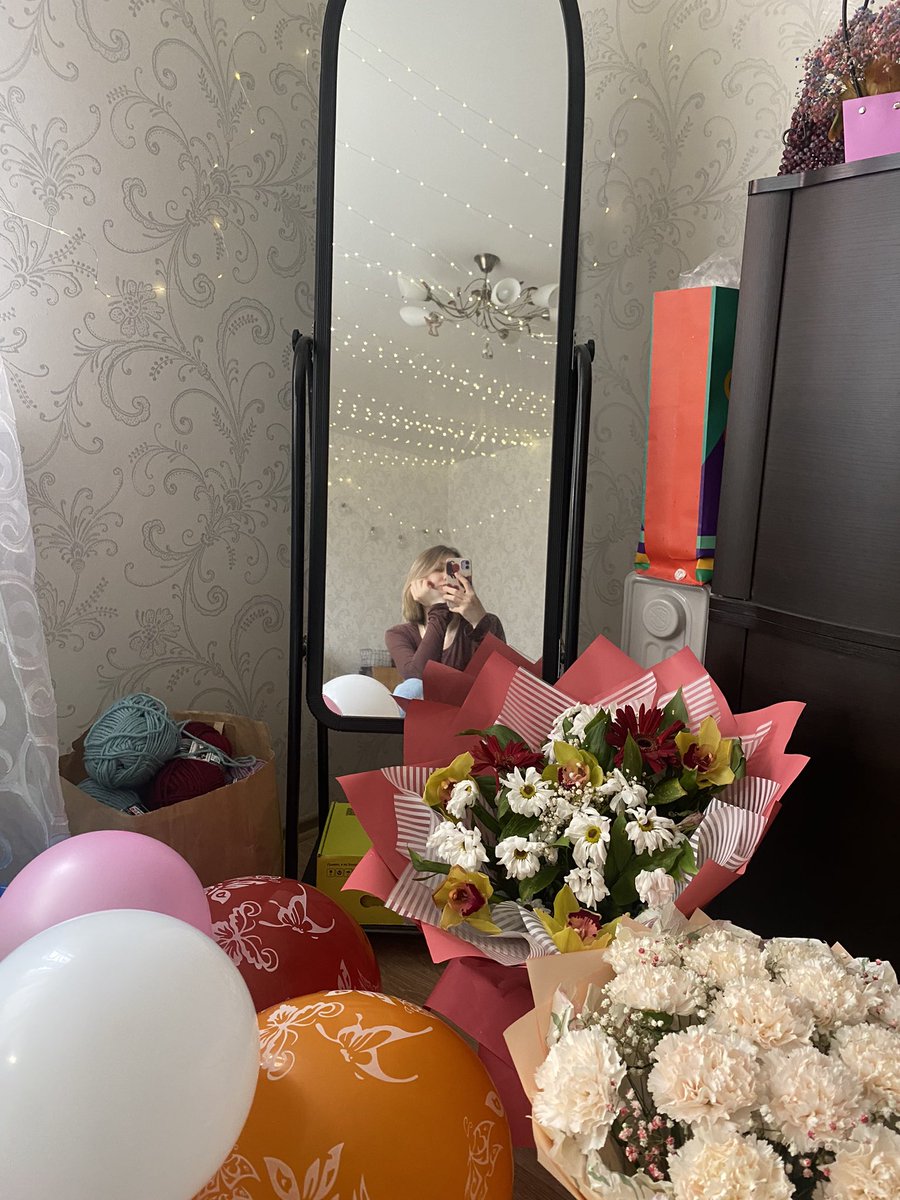 crazyxumuk's tweet photo. 23-я весна https://t.co/fKtI0jPkhz