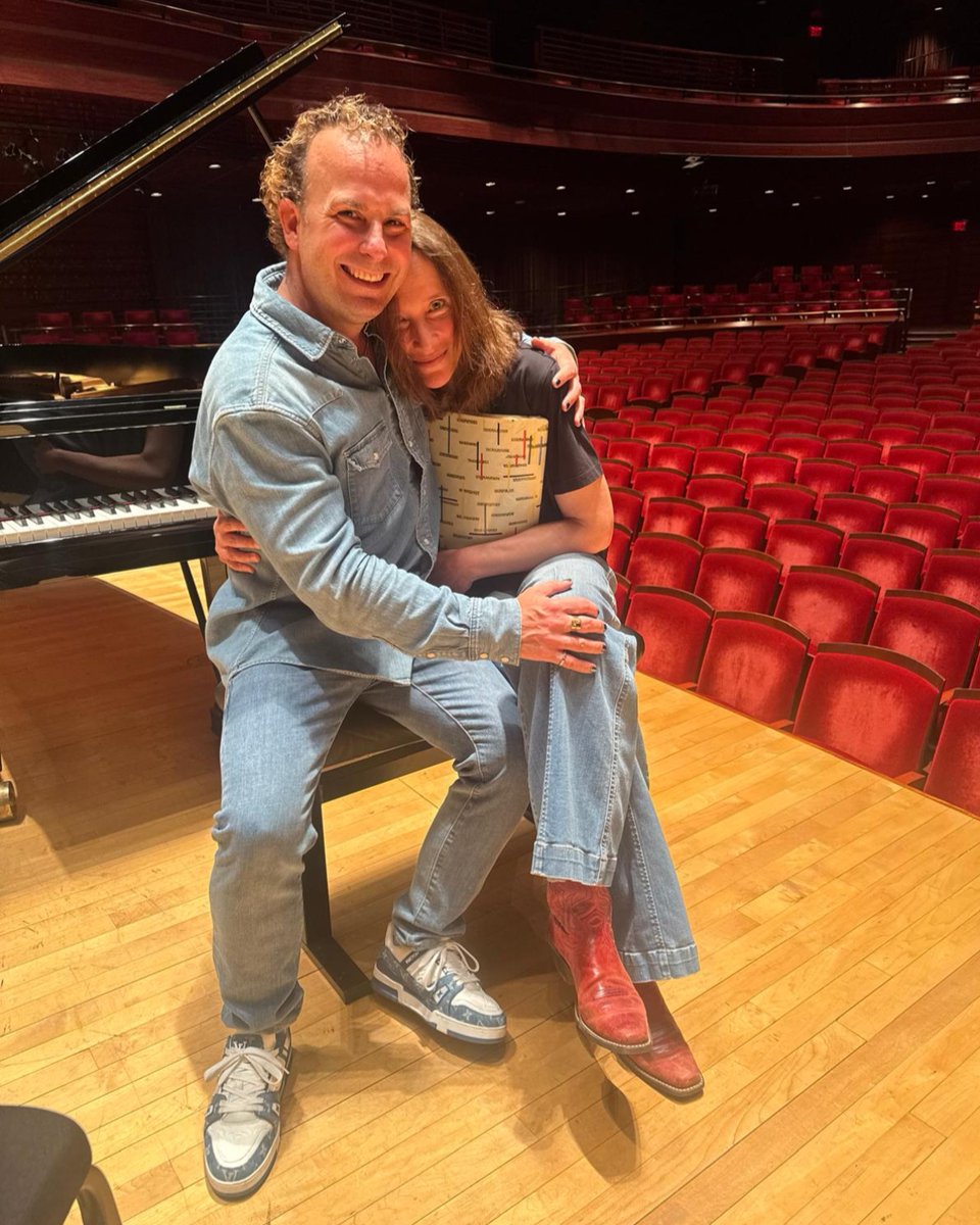 A month ago today, I had the immense joy and privilege of starting a week of music making with the wonderful Philadelphia Orchestra and my heart brother, the one and only Yannick, whose extraordinary musical gifts and solar radiance transform energy into pure emotion. Hélène
