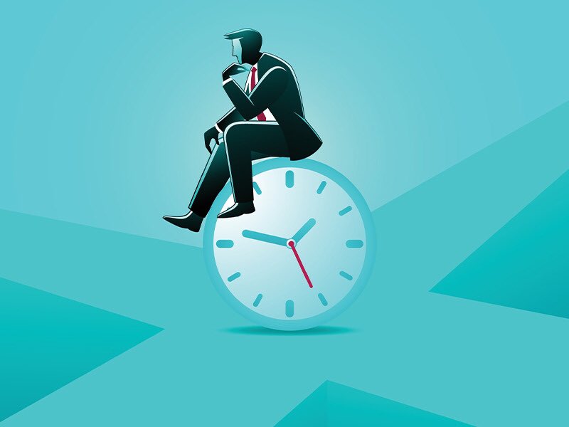 بين مقولة محمد شكري : "على المرء أن يبقى مشغولاً للحد الذي يلهيه عن تعاسته"
ومقولة غازي القصيبي : "العمل لا يقتل مهما كان شاقا ولكن الفراغ يقتل أنبل ما في الإنسان" 
فهناك دليل واضح و بيِّن على أنَّ الفراغ يجر الإنسان نحو التعاسة والبؤس أغلب الأوقات، في واقع الأمر فإن الفراغ يضخم