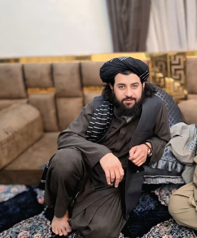 السلام علیکم و رحمت الله و برکات ، 
جناب وزیر صاحب جوان مولوی  محمد یعقوب مجاهد حفظه الله شماره تماس شما را ندارم اگر این تویت مرا میبینید در صورت ممکن با من به تماس شوید ،
جزاک الله خیرأ