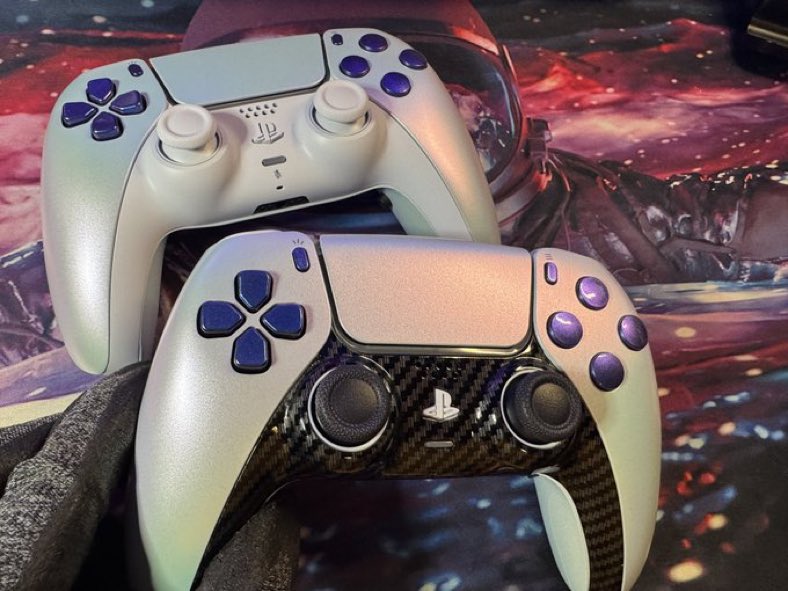 7Heis's tweet photo. with the help from @CCONTROLLERPLUG I’ll be doing a sub only PS5 controller giveaway

-the controller has two back buttons (X left, Circle right)
-rumbles out
-digital tap triggers
-TMR anti drift sticks

Giveaway will be Saturday, March 29th at 7PM EST in my stream (in bio) https://t.co/w3gb4ISaok