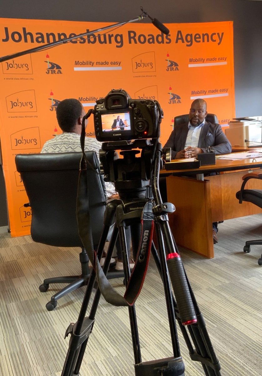 MyJRA's tweet photo. #JoburgServices #JRAInAction 
[Media Interview] JRA CEO Mr. Zweli Nyathi updating MojaLove journalist Kamogelo Sebola on the Lilian Ngoyi Street Reconstruction project.
@CityofJoburgZA @RegionF_Joburg https://t.co/NfU5NwJqAp