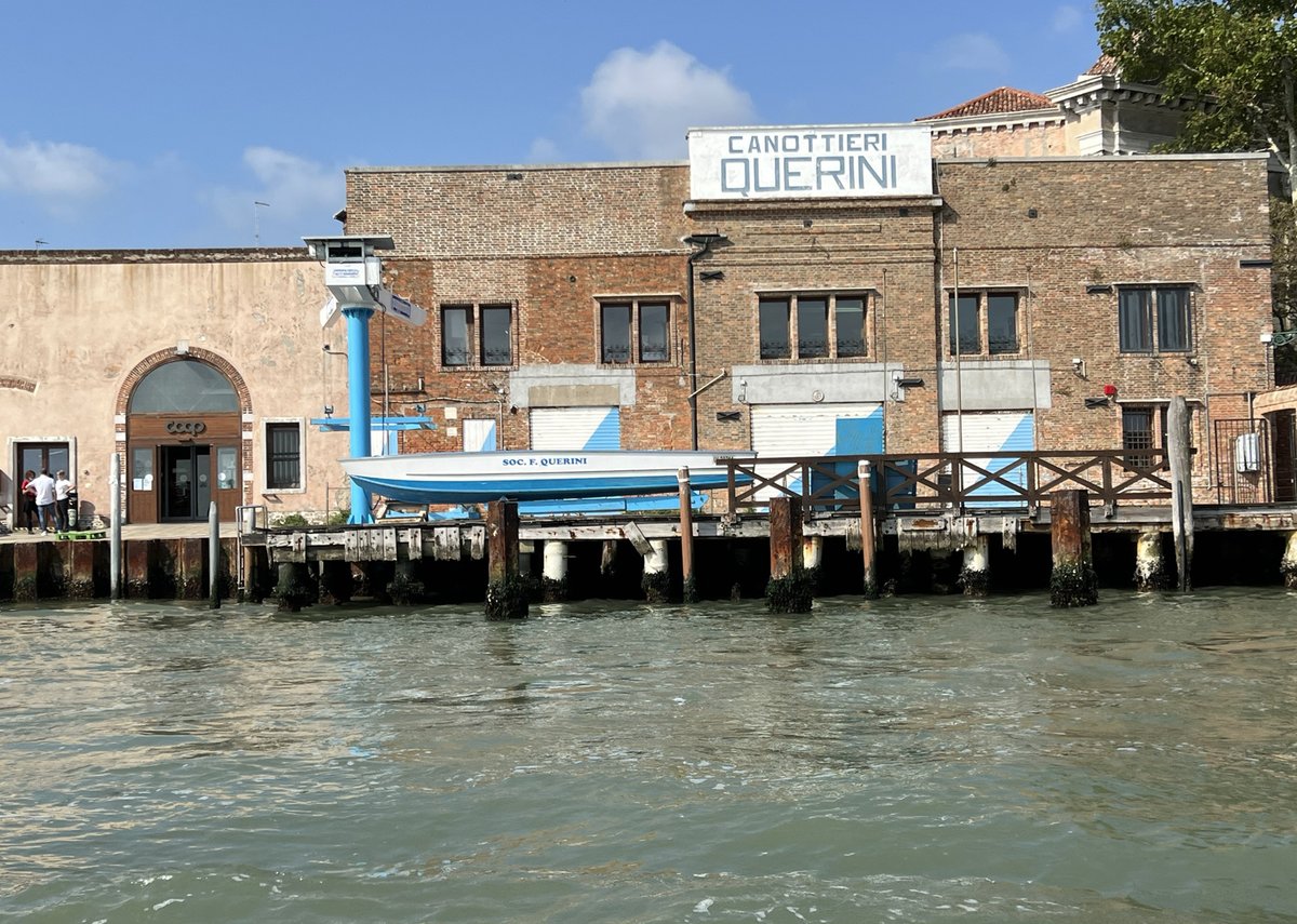 juanchapar's tweet photo. Cannotieri Querini,Venezia Giugno 2022
#architecturephotography #venicebuildings #venicephotos
#arteveneciano #venicebuildings #venicephoto #digitalart
#edificiosvenecia #edificiositalia #fineartphotograph
#fotosvenecia #fotosdeedificios #photobuildings
#photographyart https://t.co/ONd18Ks7tT
