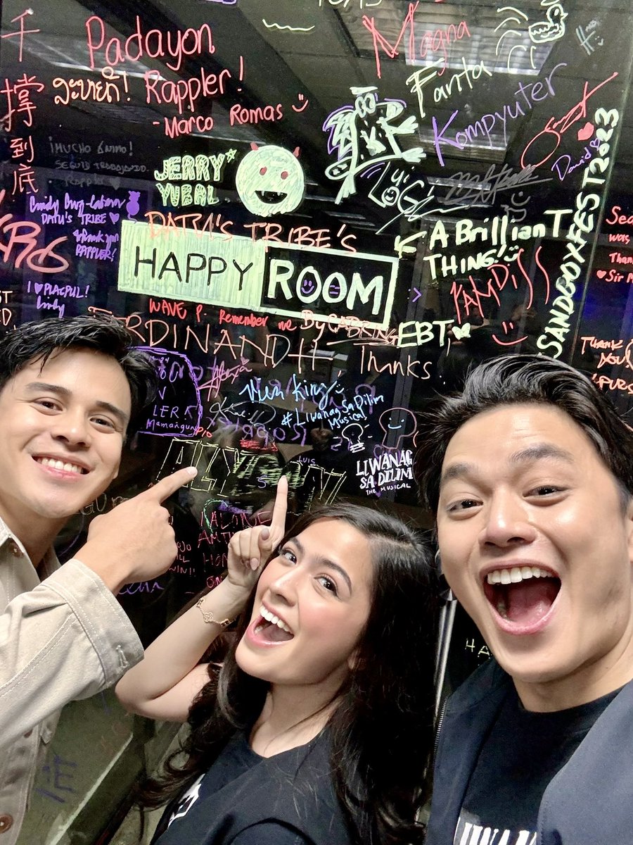 thevienking's tweet photo. Still vibing after Rappler Jam! ✨🎶

#RapplerJamLive #LiwanagSaDilimMusical #WorldTheatreDay #KhalilRamos #AlexaIlacad #VienKing https://t.co/bgcNu23bu3
