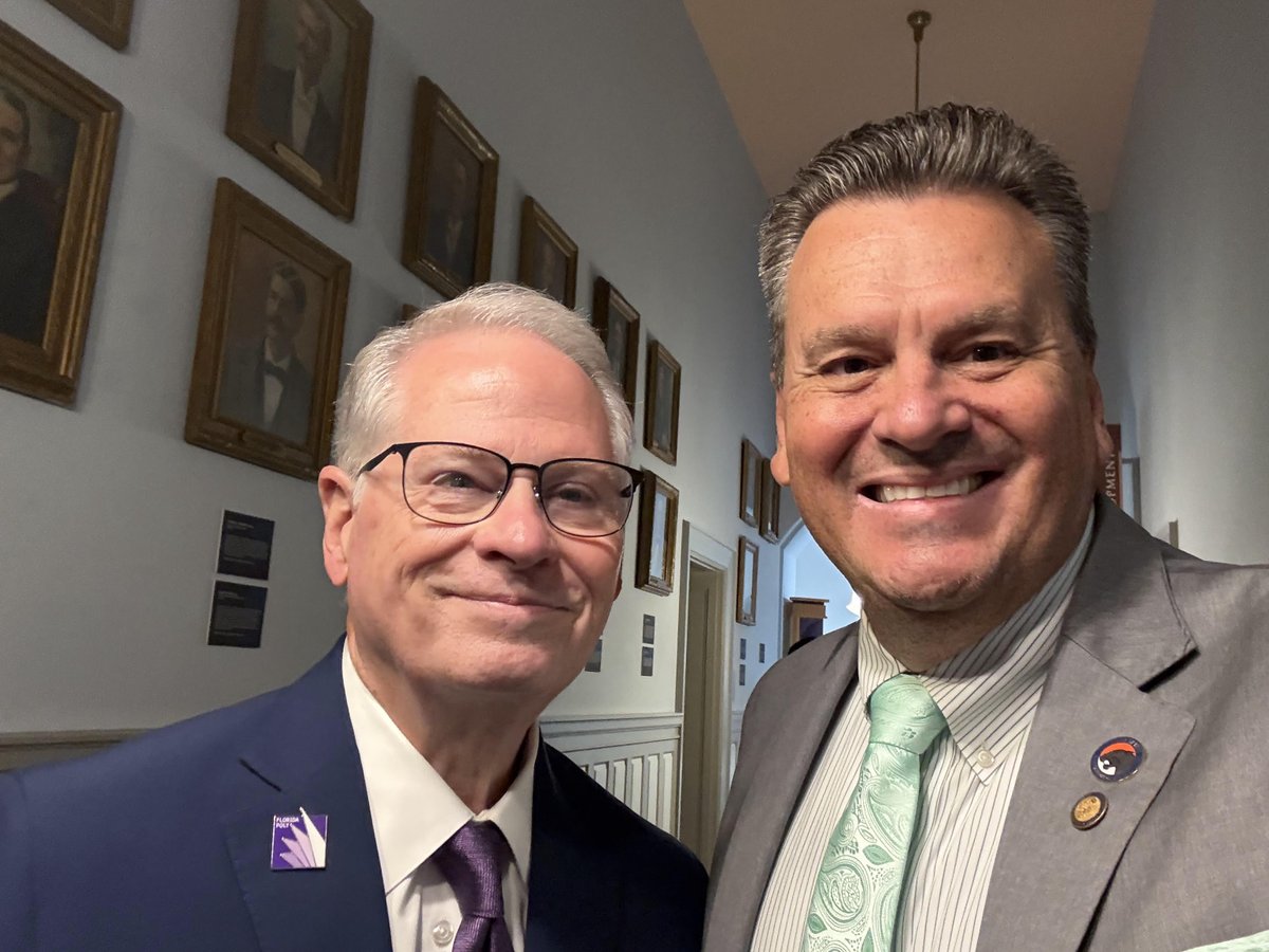 STLRS🇺🇸 tweet media